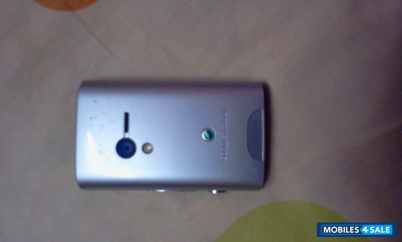 Black Sony Ericsson Xperia mini