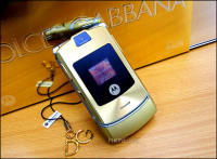 Dolce & Gabbanna-Golden Editio Motorola MOTORAZR V3i DG