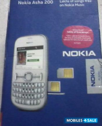White Nokia Asha 200 White Nokia Asha 200