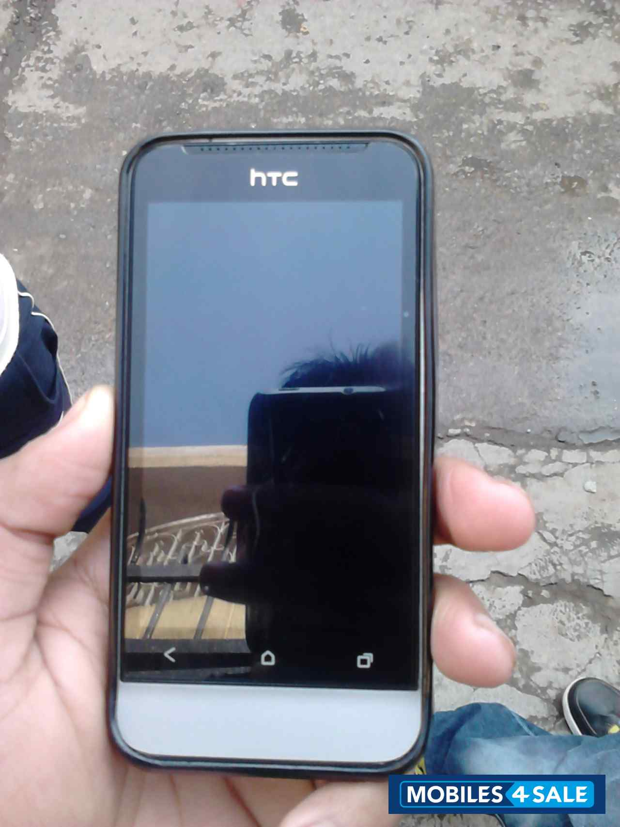 Grey HTC One V Grey HTC One V