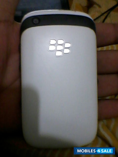 White BlackBerry Curve 9220