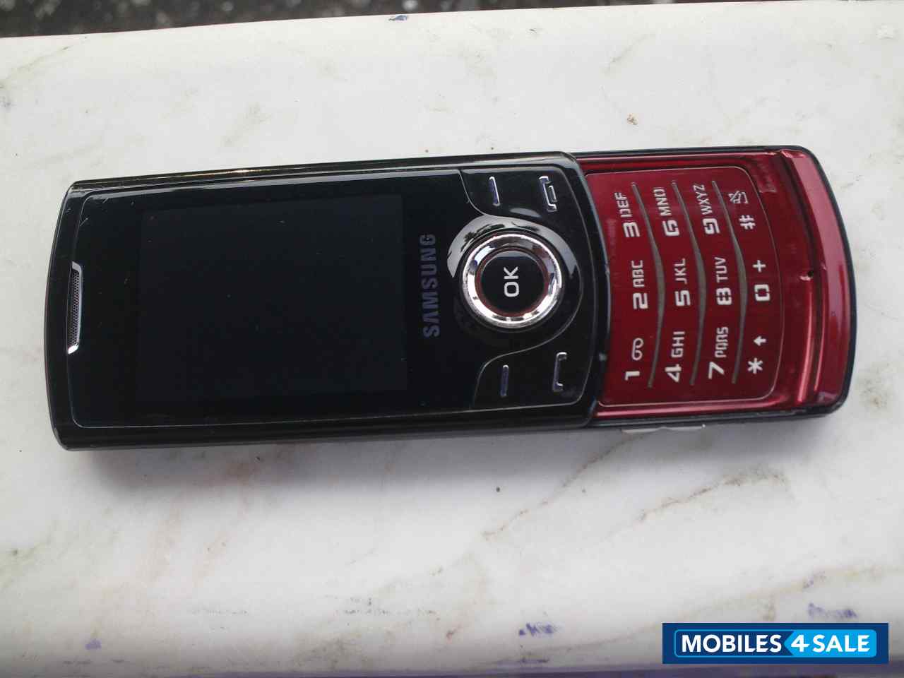 Red/black Samsung Metro 5200