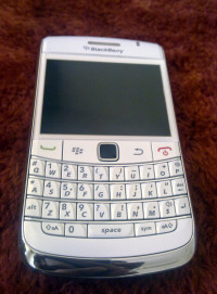 White BlackBerry Bold 9780
