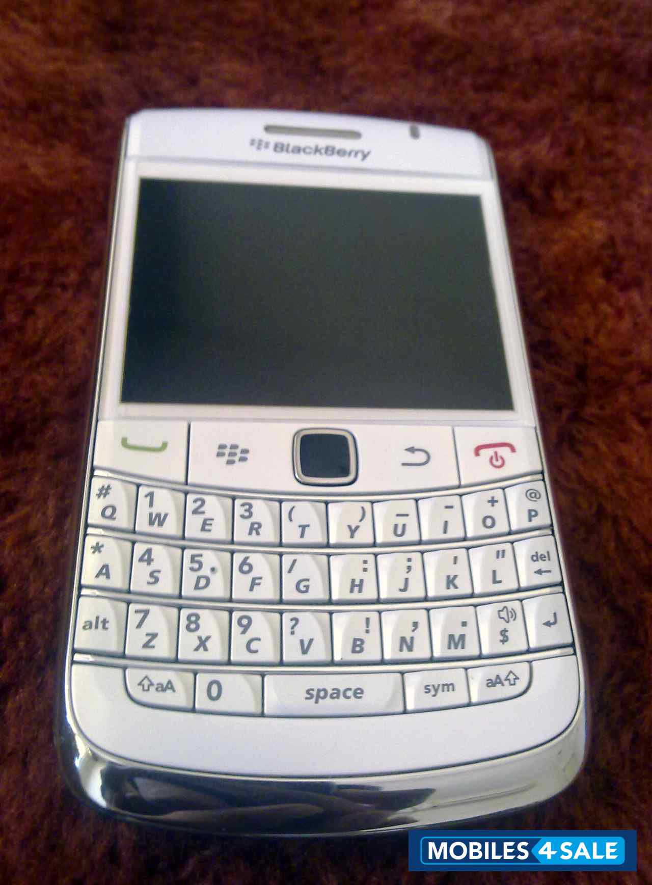White BlackBerry Bold 9780