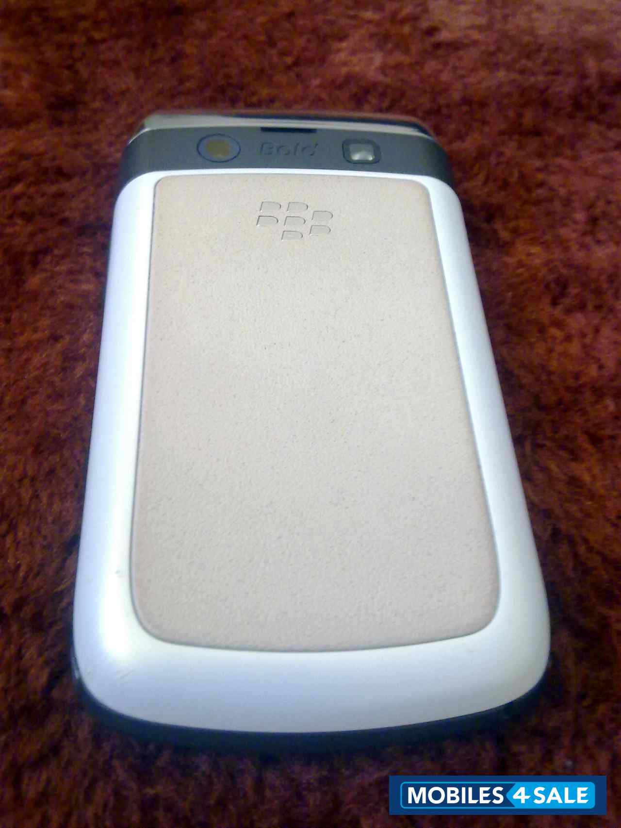 White BlackBerry Bold 9780
