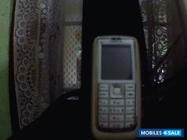 White Nokia 6151