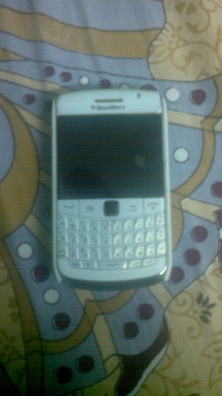 White BlackBerry 9780