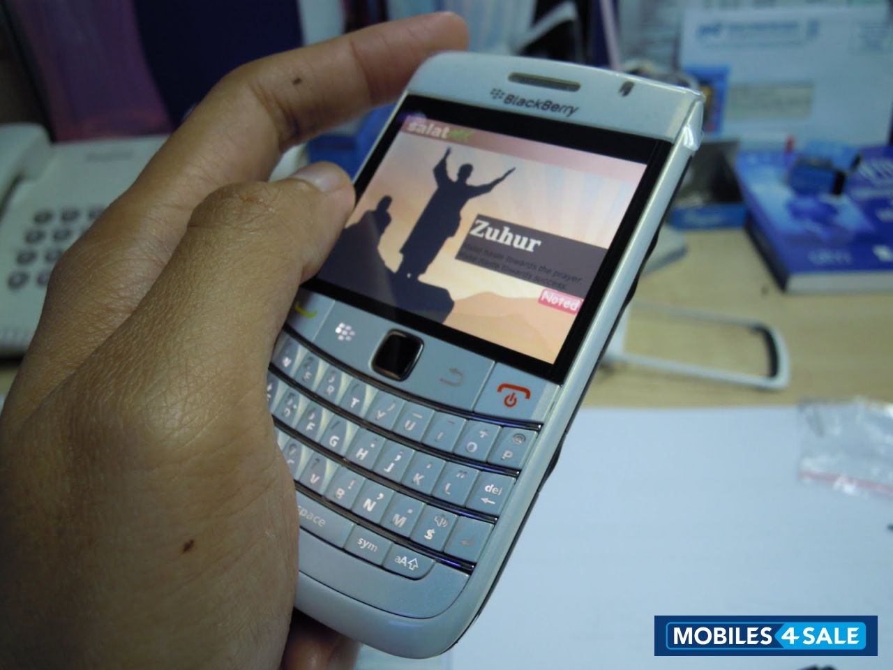 Shining White BlackBerry Bold 9780