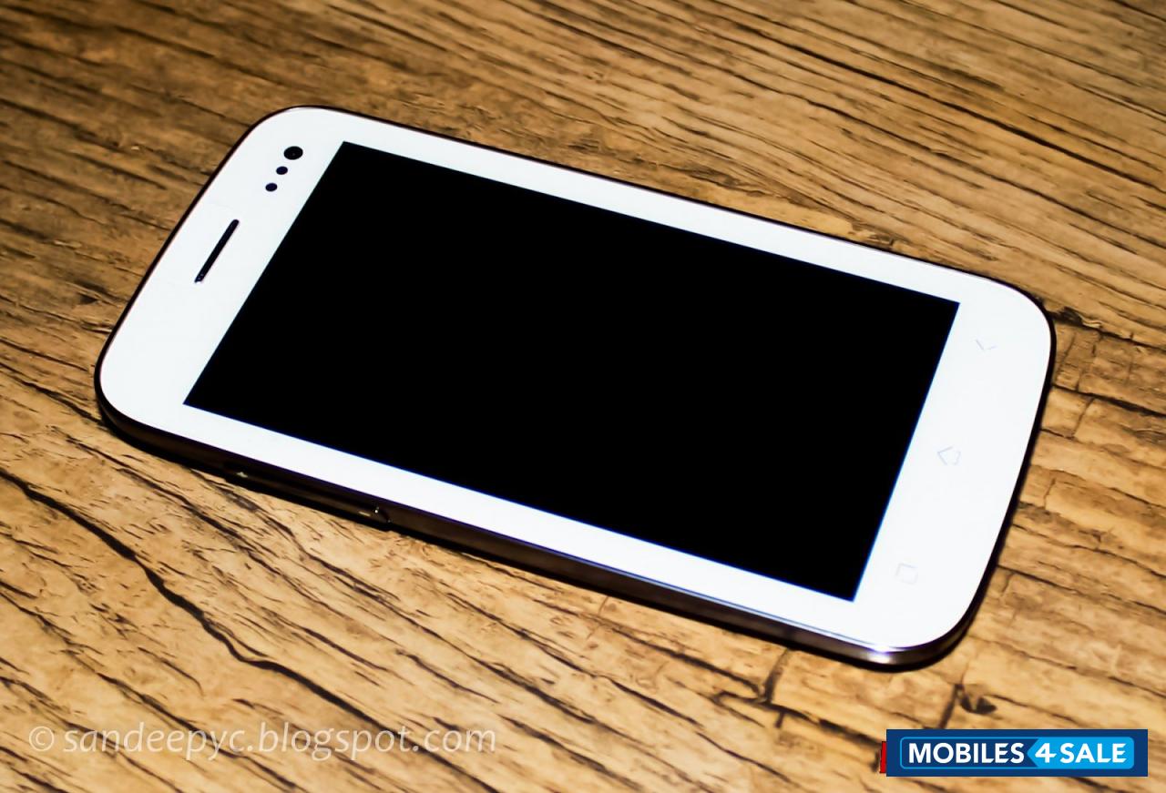 White Micromax Canvas A100 White Micromax Canvas A100