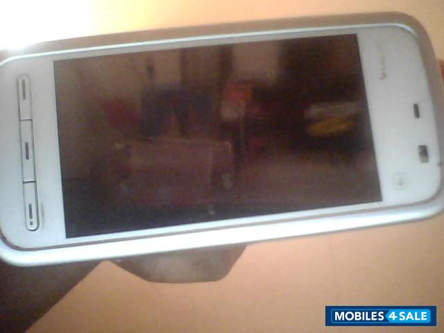White Nokia 5233