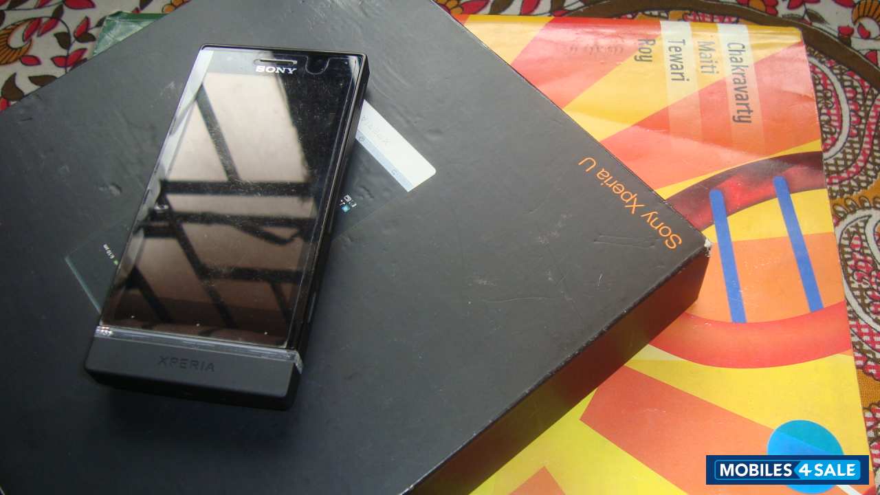 Black Sony Xperia U