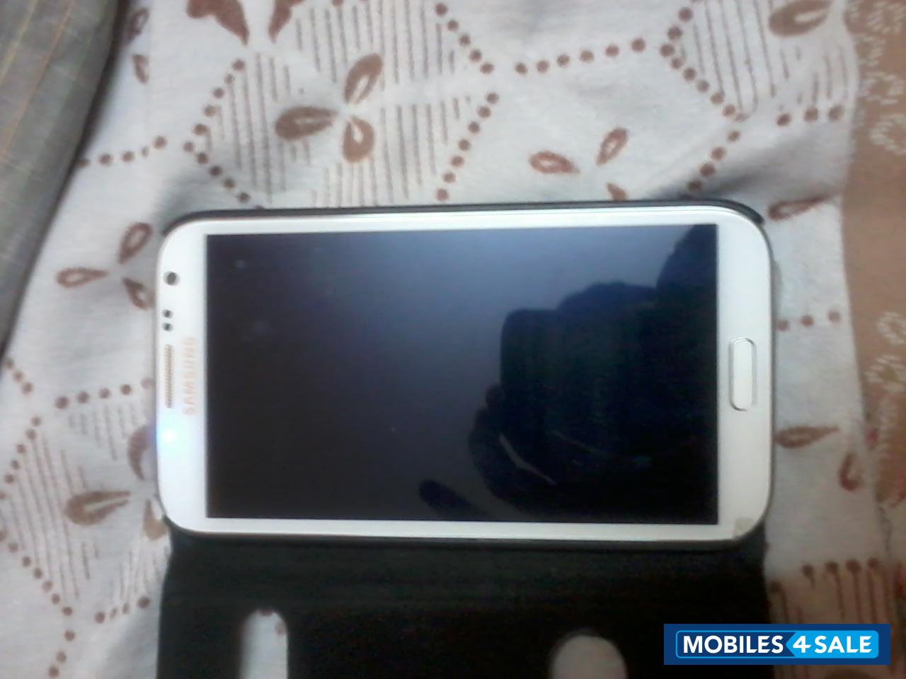 White Samsung Galaxy Note 2 White Samsung Galaxy Note 2