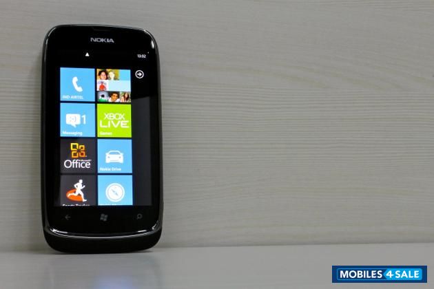Black Nokia Lumia 610