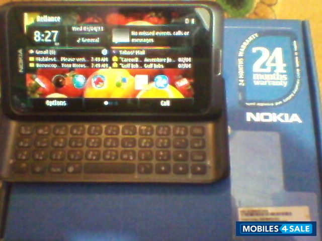 Black Nokia E7-00