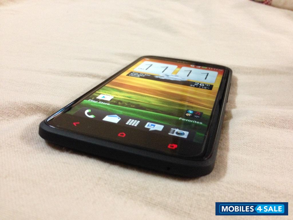 Black HTC One X Plus