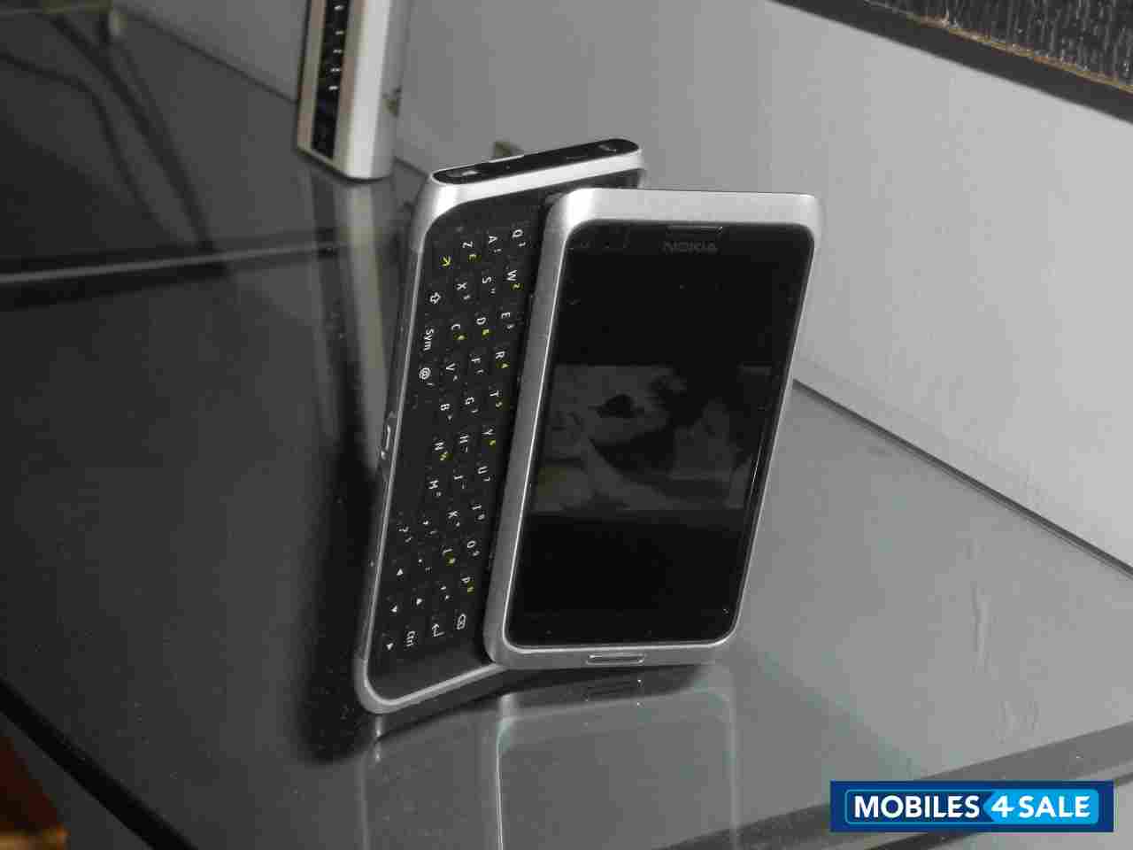 Grey Nokia E7-00 Grey Nokia E7-00