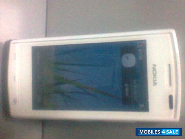 White With 2 Back Panels Nokia 500