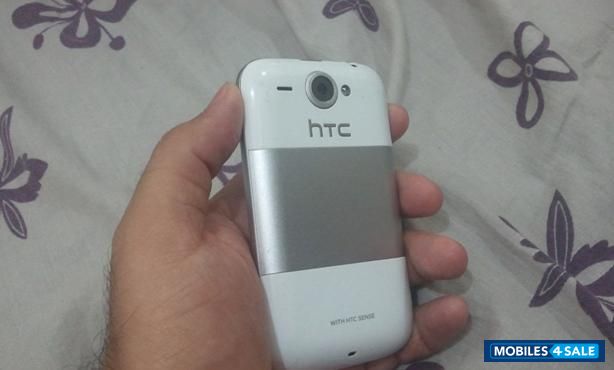 White HTC Wildfire