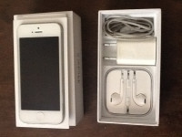White Apple iPhone 5