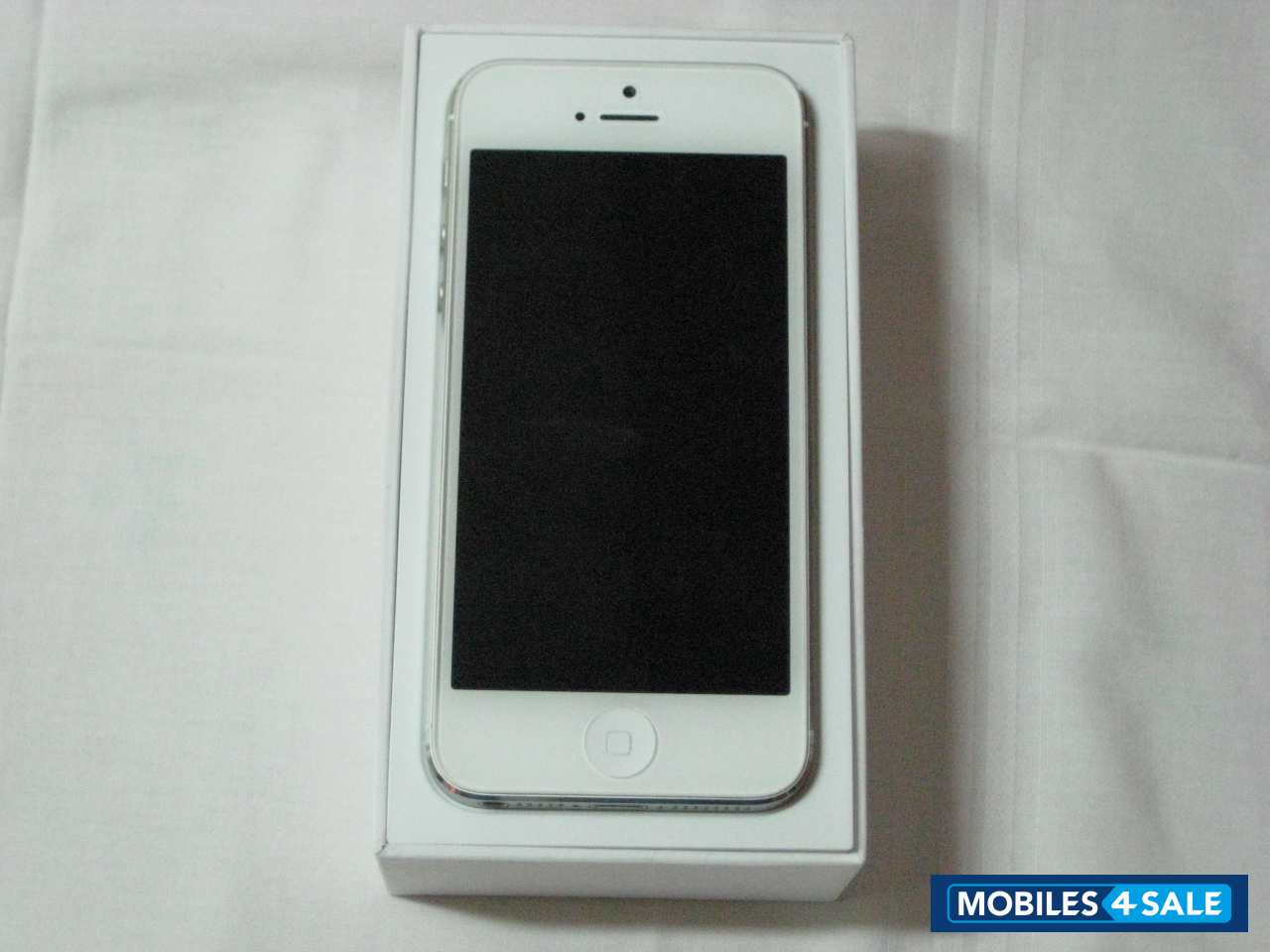 White Apple iPhone 5