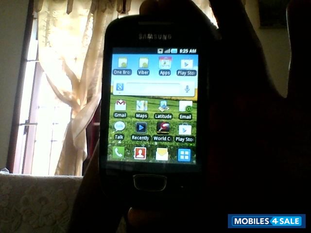 Grey And Green At Side Samsung Galaxy Pop S5570