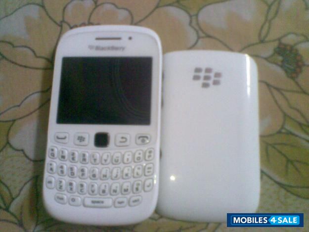 White BlackBerry Curve 9220