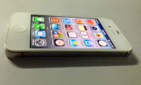 White Apple iPhone 4S