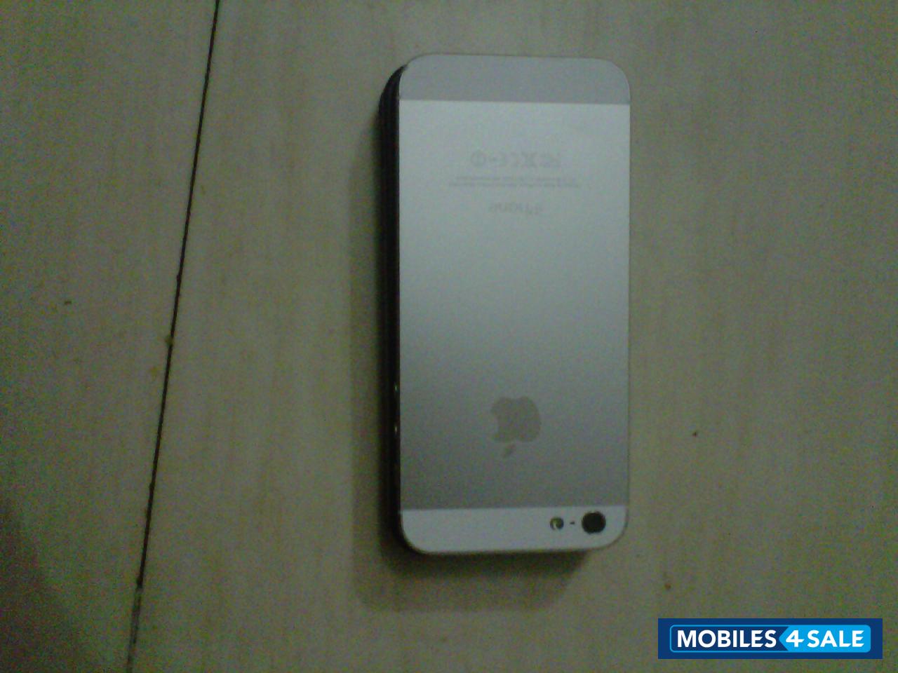 White Apple iPhone 5 White Apple iPhone 5