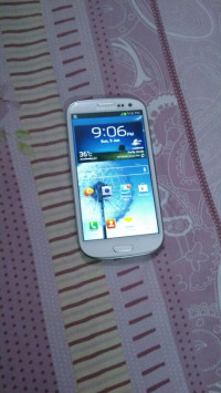 White Samsung Galaxy S3