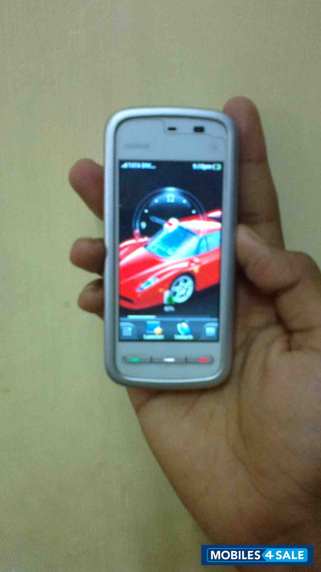 Red Nokia 5233
