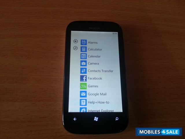 White & Black Nokia Lumia 510