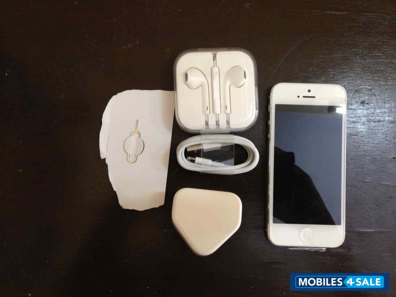 White Apple iPhone 5