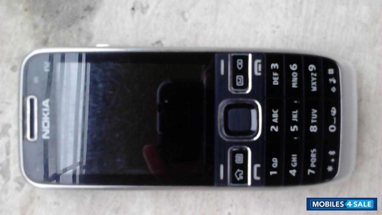 Nokia E52