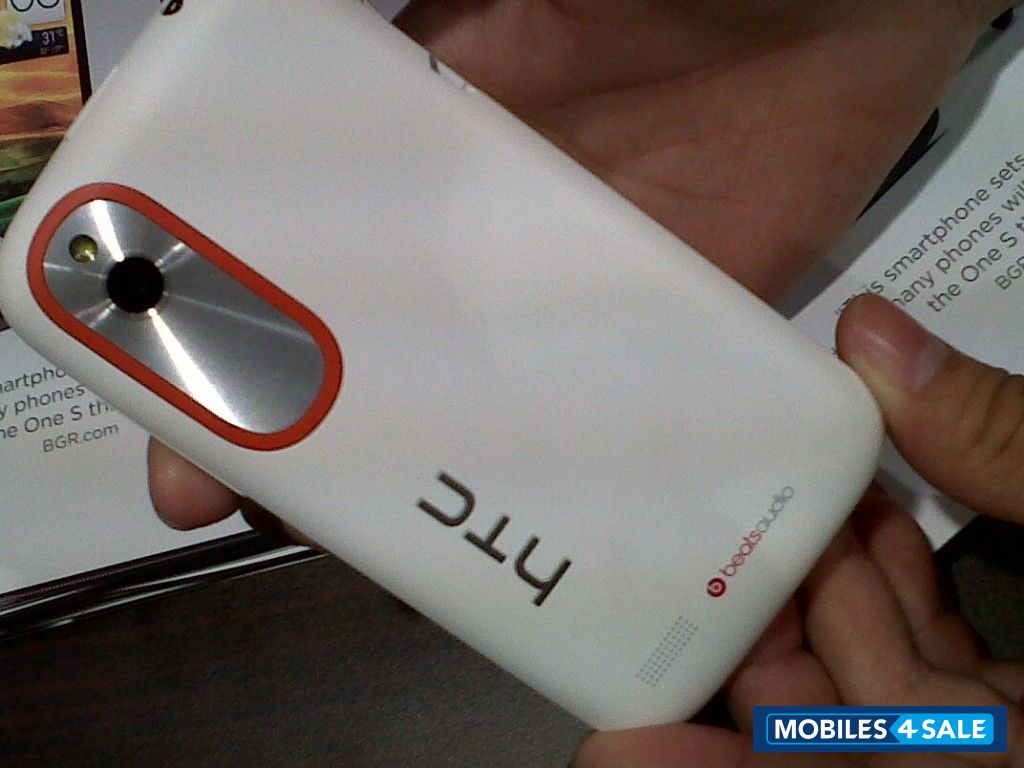 White HTC Desire V