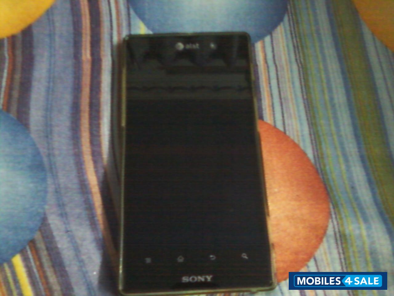 Black Sony Ericsson Xperia ion