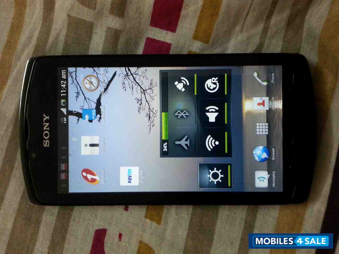 Black Sony Xperia neo L