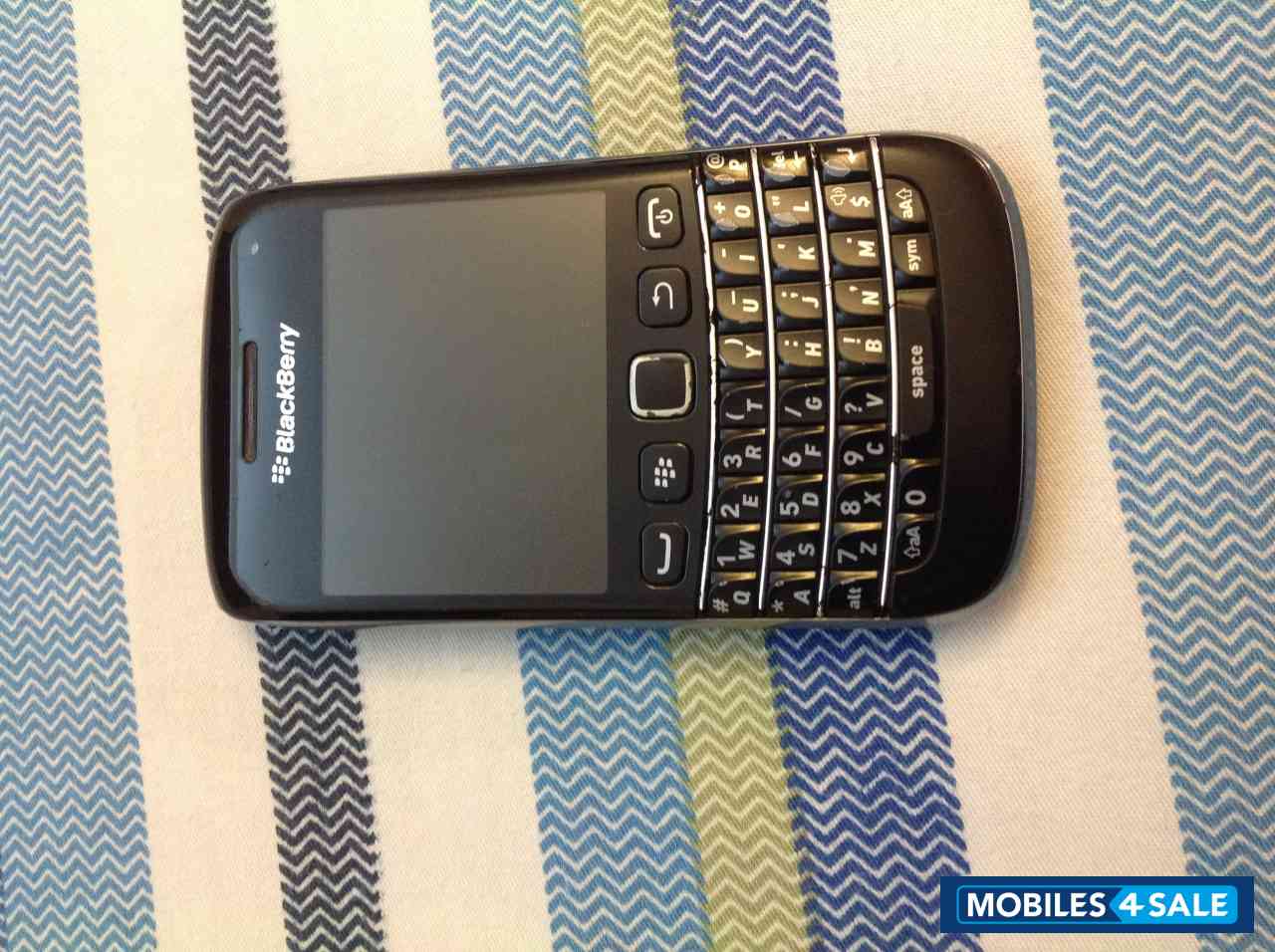 Black BlackBerry Bold 9790