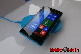 Black Nokia Lumia 820