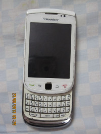 White BlackBerry Torch 9800