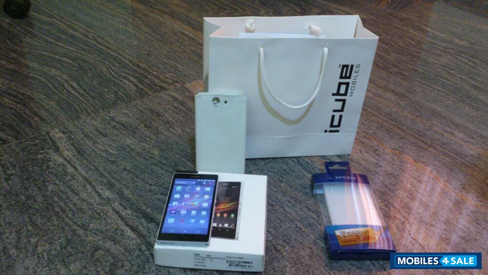 White Sony Xperia Z