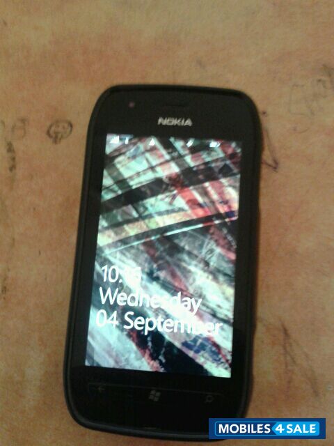 Black Nokia Lumia 710