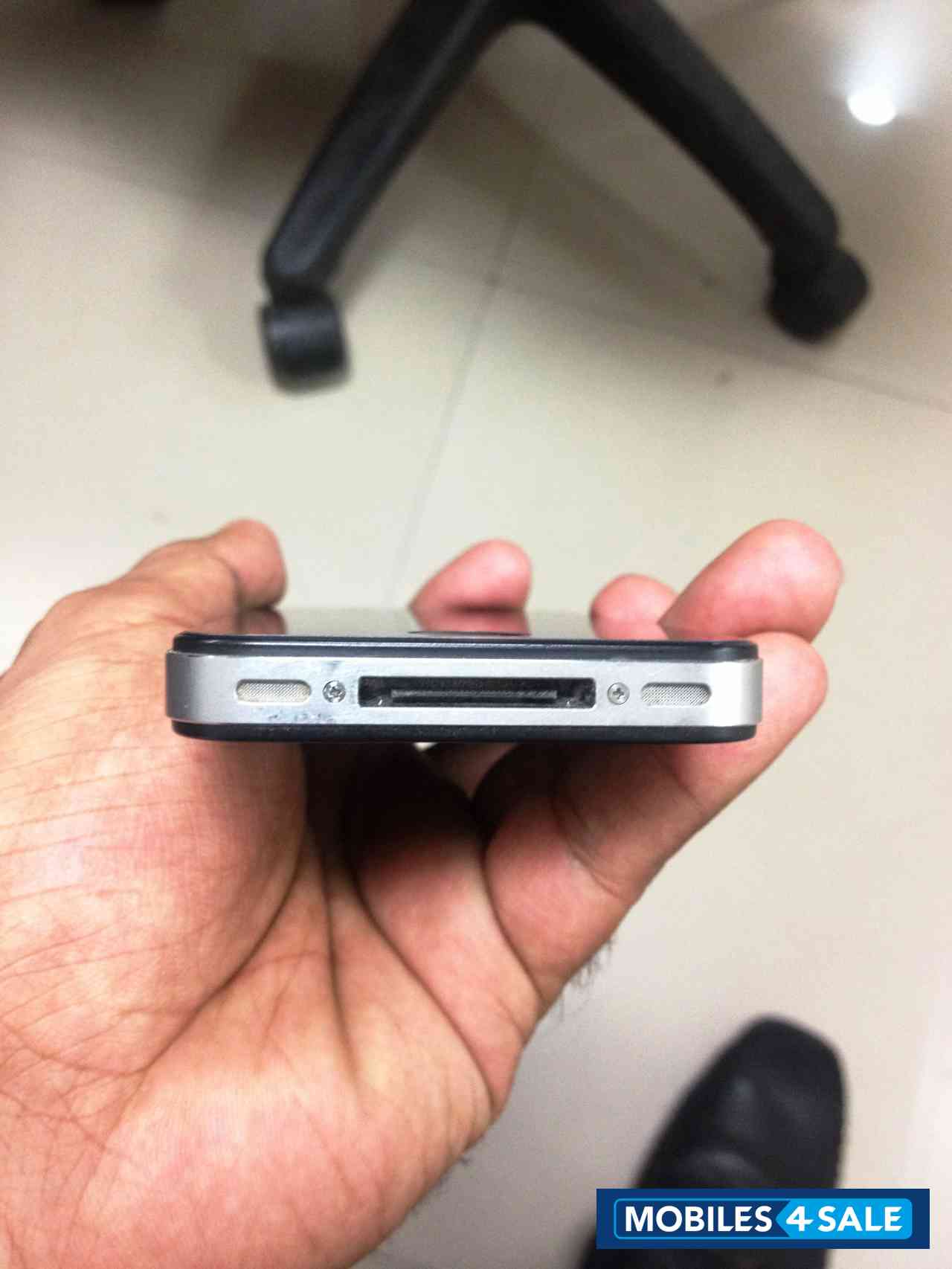 Black Apple iPhone 4S Black Apple iPhone 4S