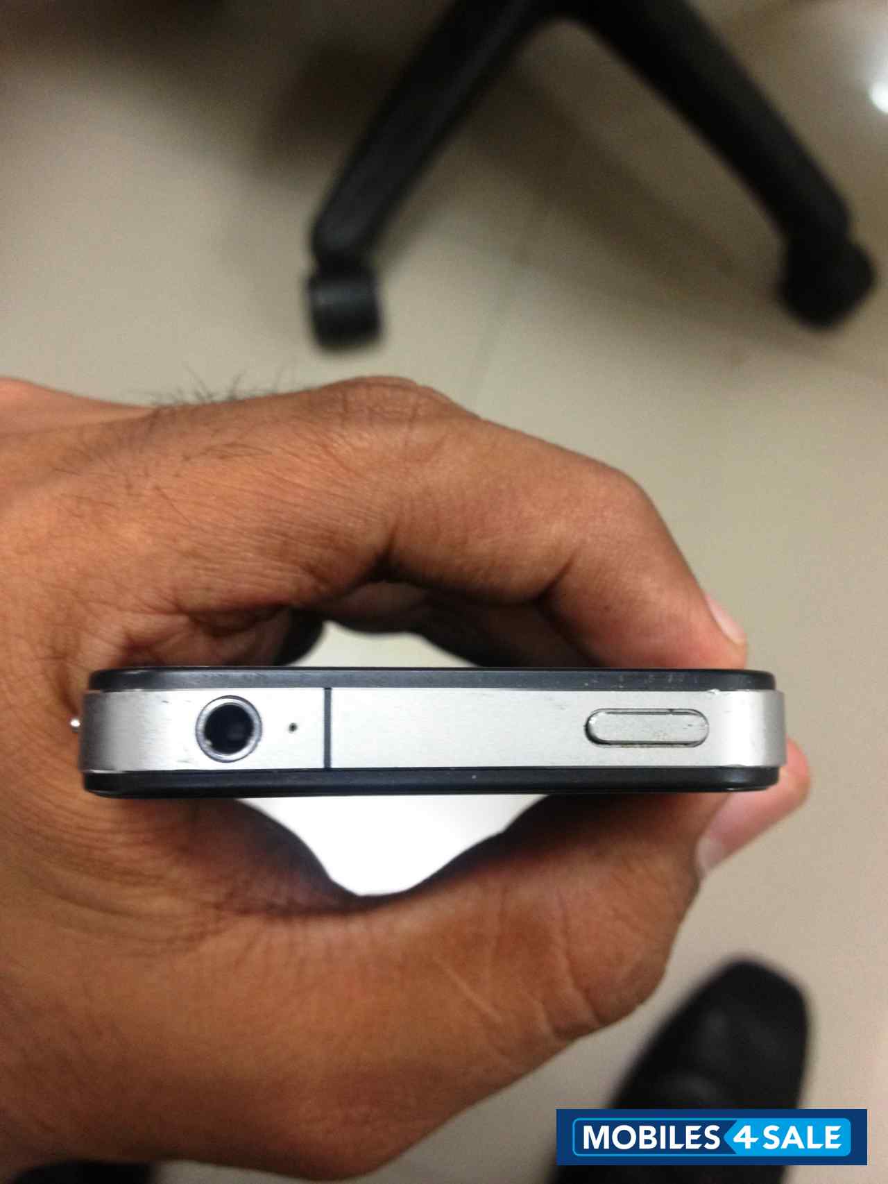 Black Apple iPhone 4S Black Apple iPhone 4S