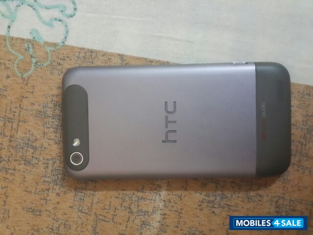 Black HTC One V