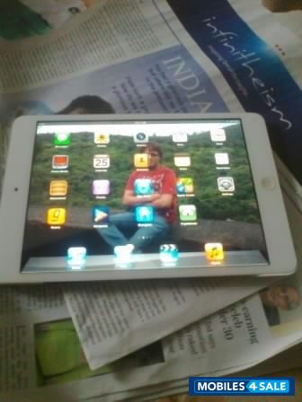 White Apple iPad mini