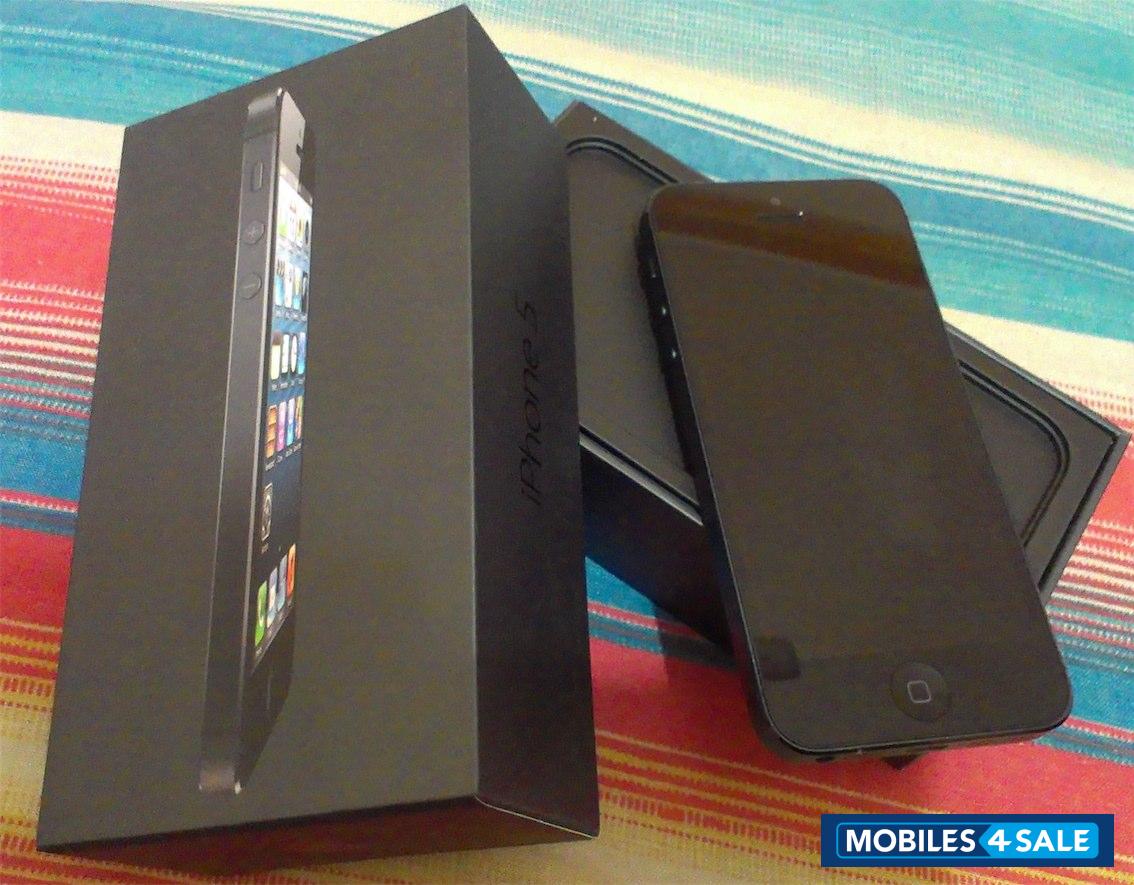 Black Apple iPhone 5