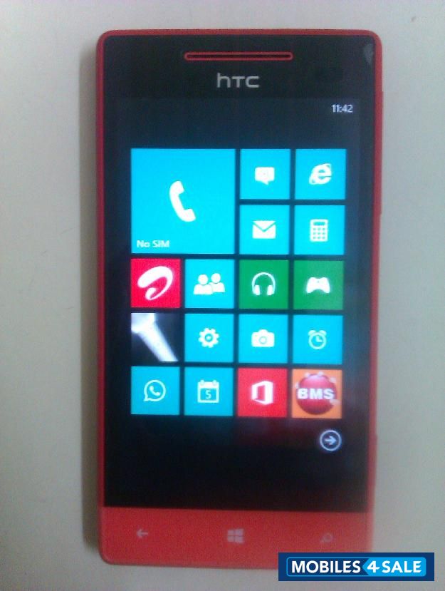 Red HTC 8S
