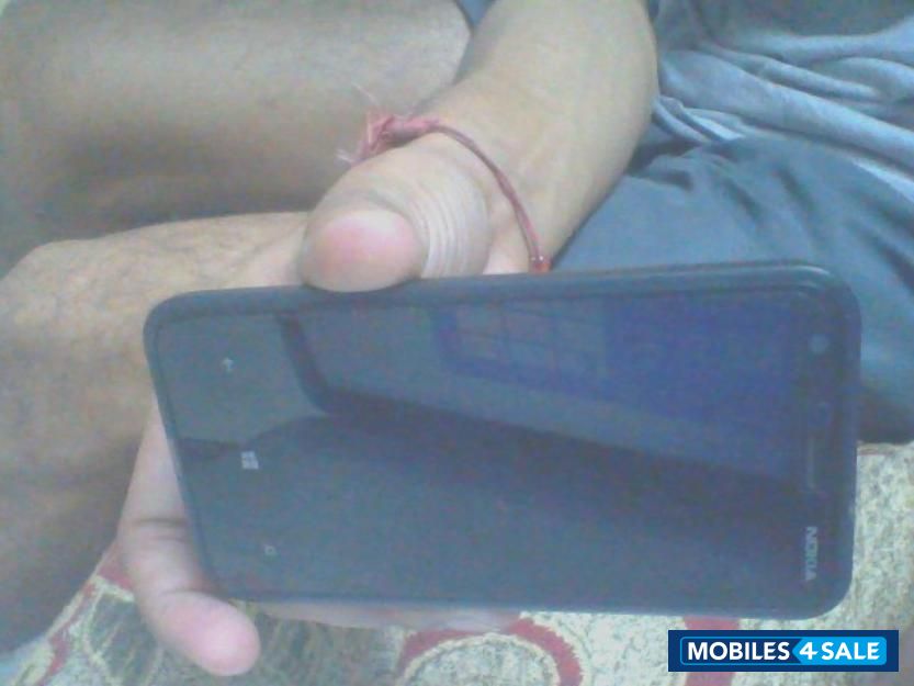 Black Nokia Lumia 620