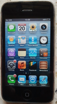 White Apple iPhone 3GS