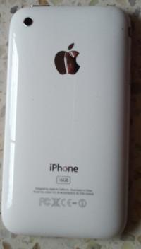 White Apple iPhone 3GS
